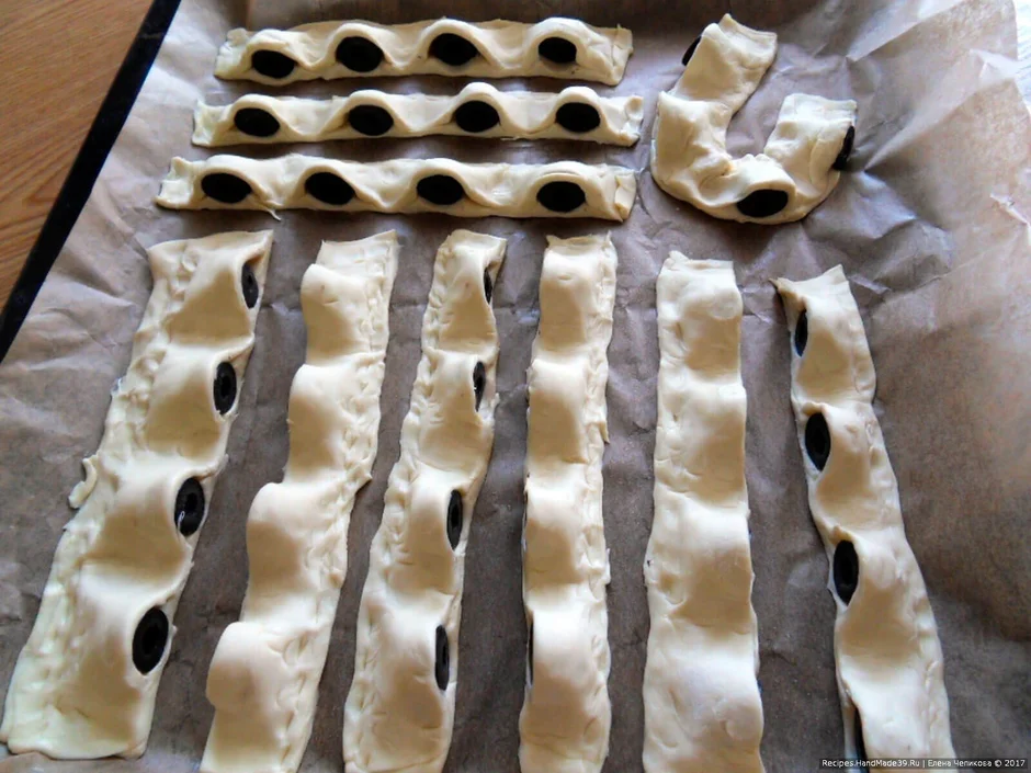 Косичка из теста с начинкой