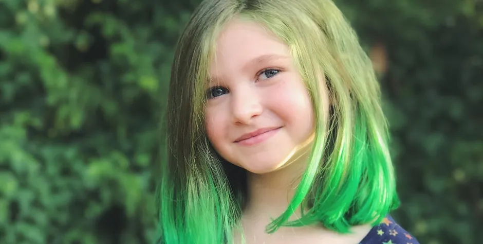 Dye hair
