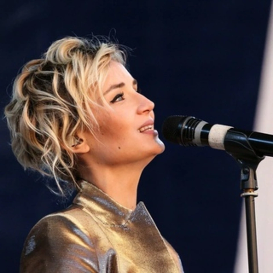 Полина гагарина стрижка
