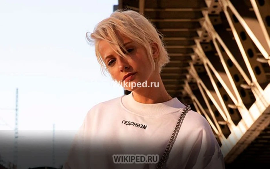 Актриса полина максимова