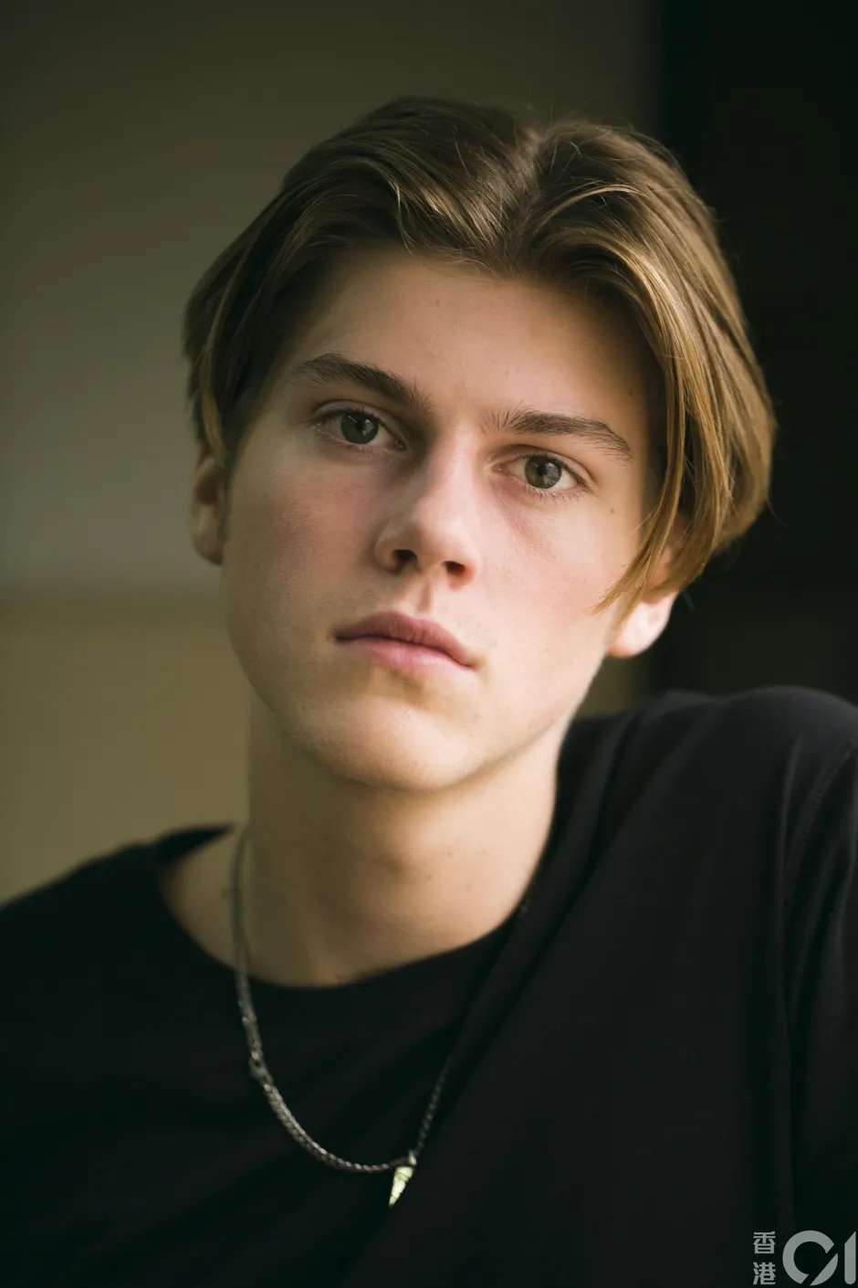 Ruel прическа