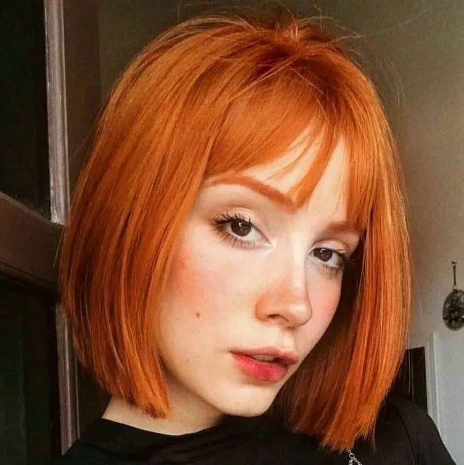 Рыжее каре с челкой