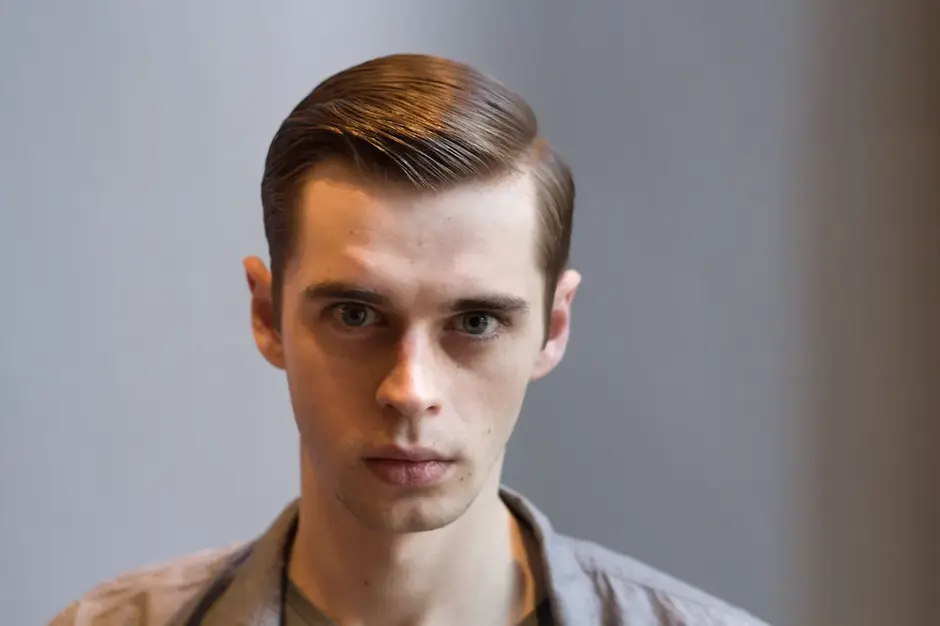 Side part стрижка мужская