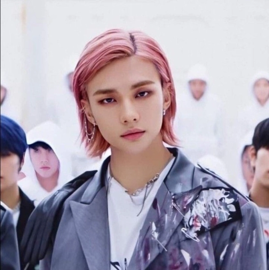 Хёнджин из stray kids 2021