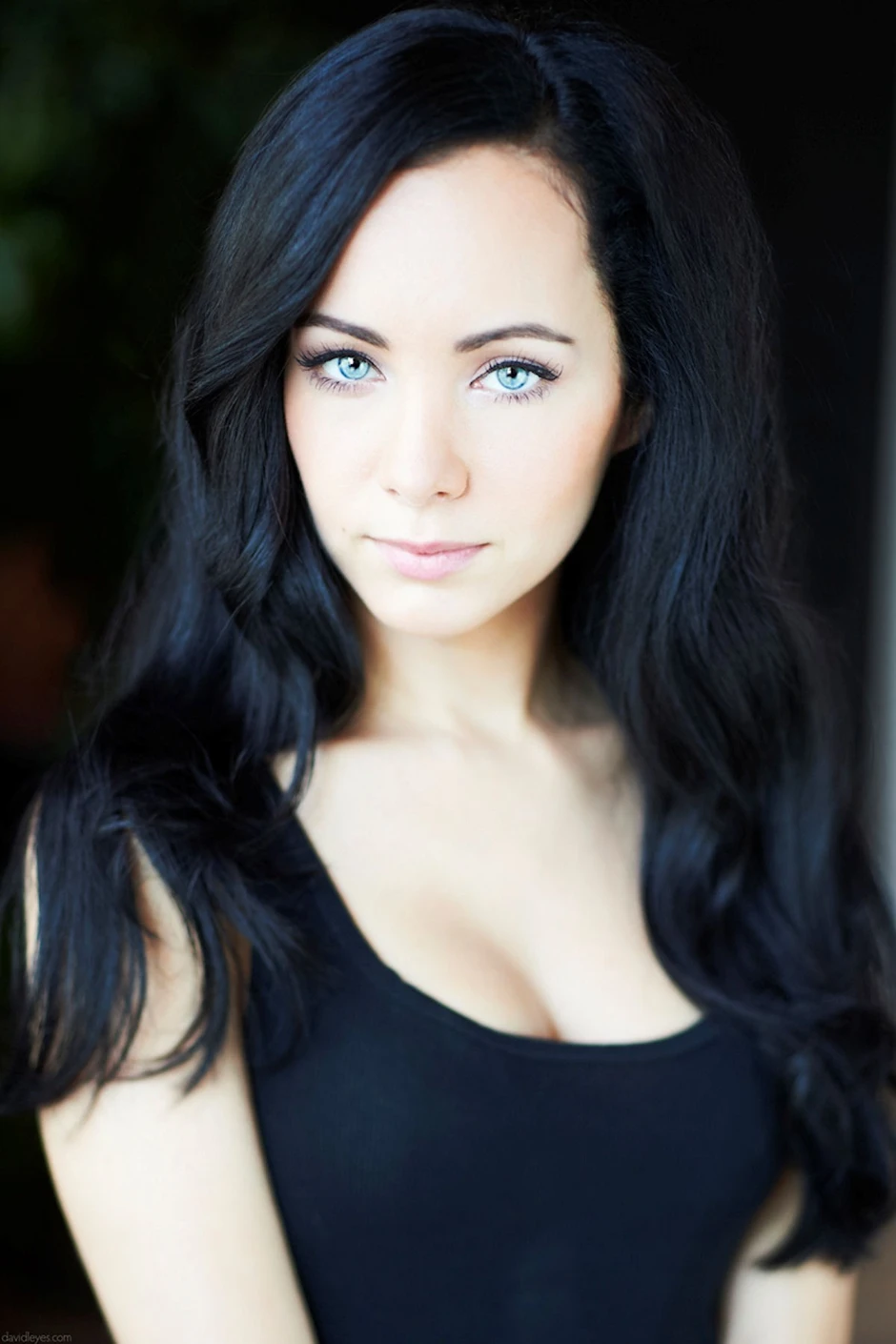 Black hair blue eyes