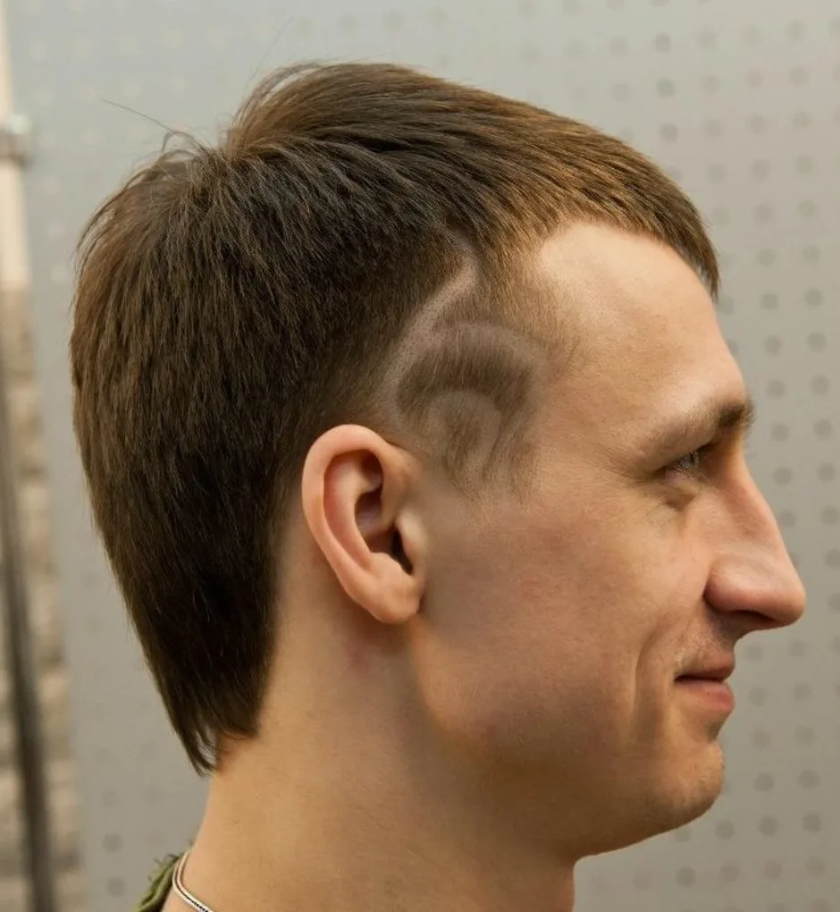 Прическа с выбритыми висками
