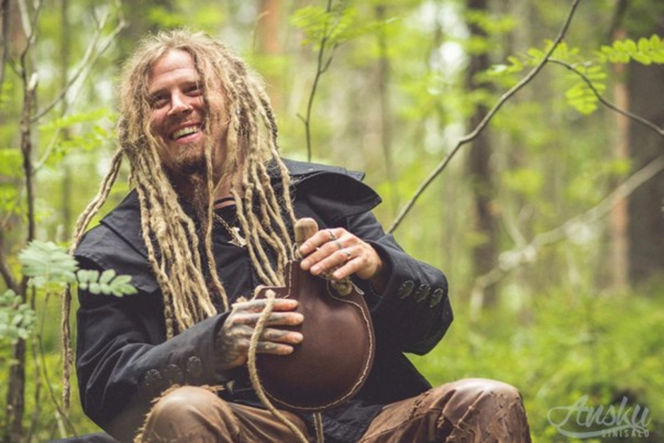 Группа korpiklaani