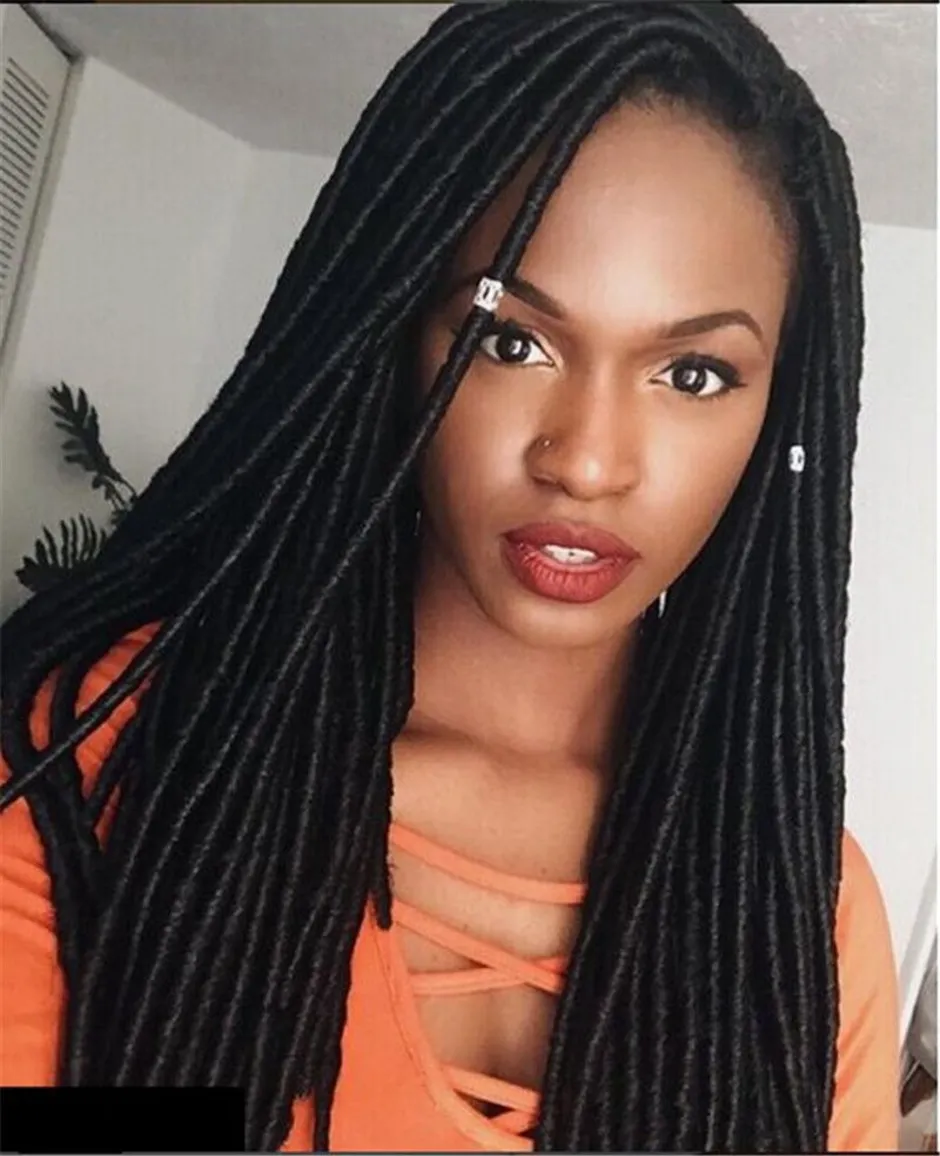 Black woman braid hair