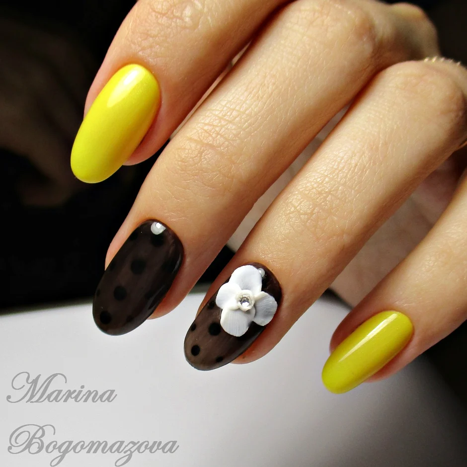Маникюр желто черный