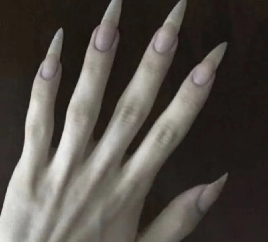 Ногти длинные