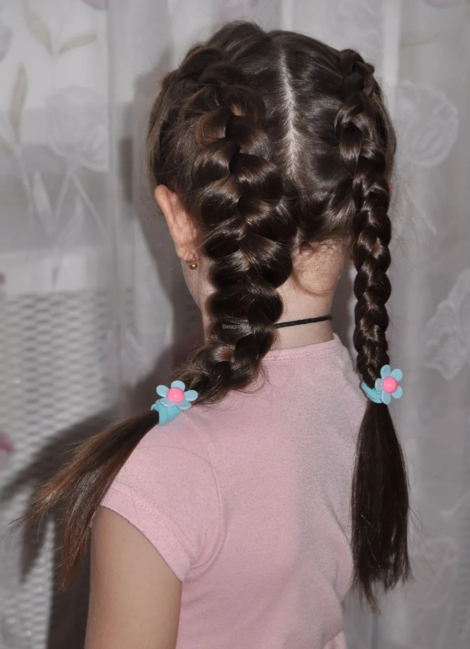 Прическа две косы