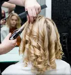 Кудри плойкой на средние волосы фото