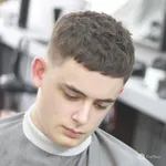 Прическа цезарь мужская фото короткая