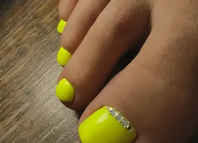 Белый ноготь на ногах фото