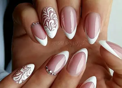 Миндальные ногти френч фото