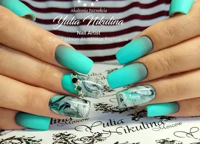 Бирюзовый цвет маникюра фото
