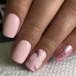 Розовые короткие ногти новинки фото