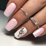 Розовые короткие ногти новинки фото